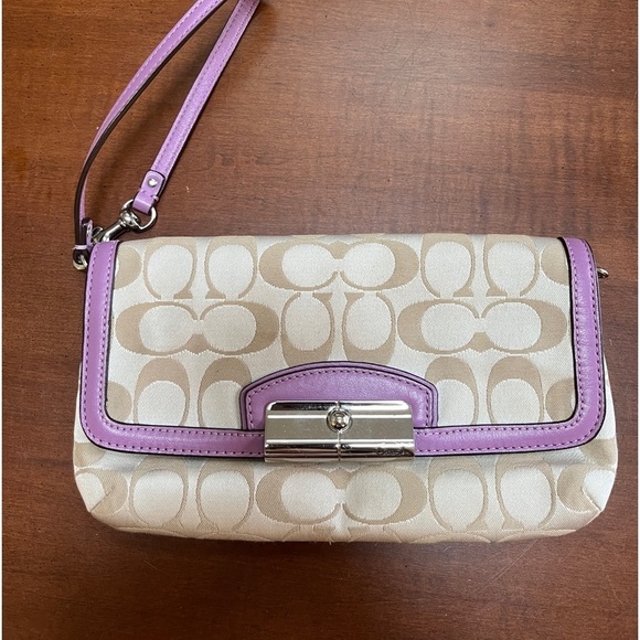 Coach wristlet / clutch/ wallet / bag - Picture 1 of 4